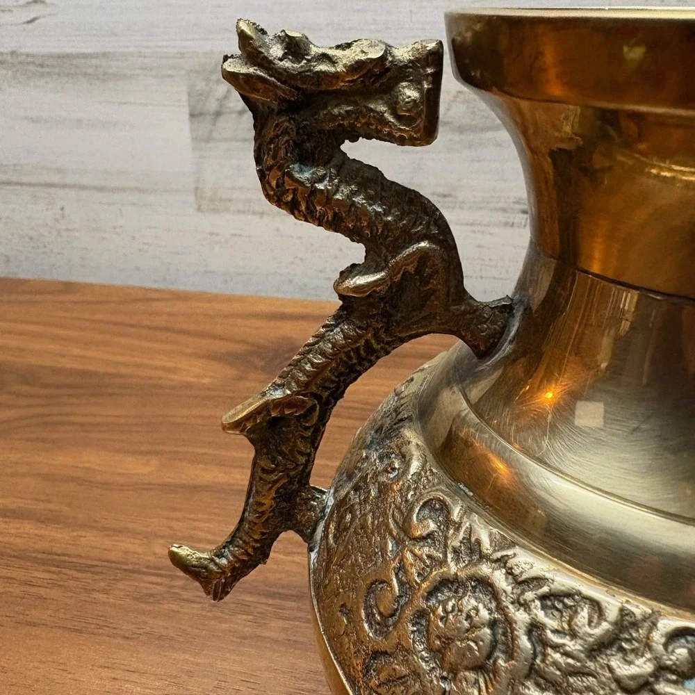 Vintage Chinese Brass Urn with Dragon Handles and a‎ Floral Motif 7